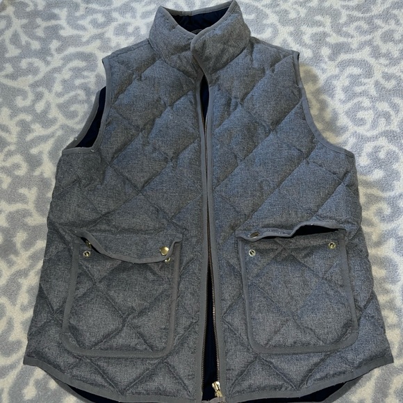 🩶JCrew🩶 EUC Classic Grey Puffer Vest. Size M. Like New! - Picture 1 of 6